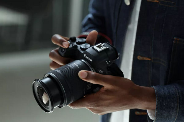 RF16-28mm F2.8 IS STM | Canon Canada Shop